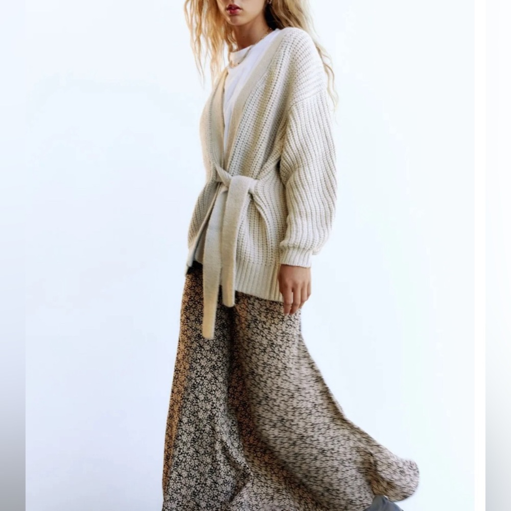 ZARA BEIGE TAN IVORY SIDE WRAP TIED CHUNKY KNIT CARDIGAN SWEATER Size Medium